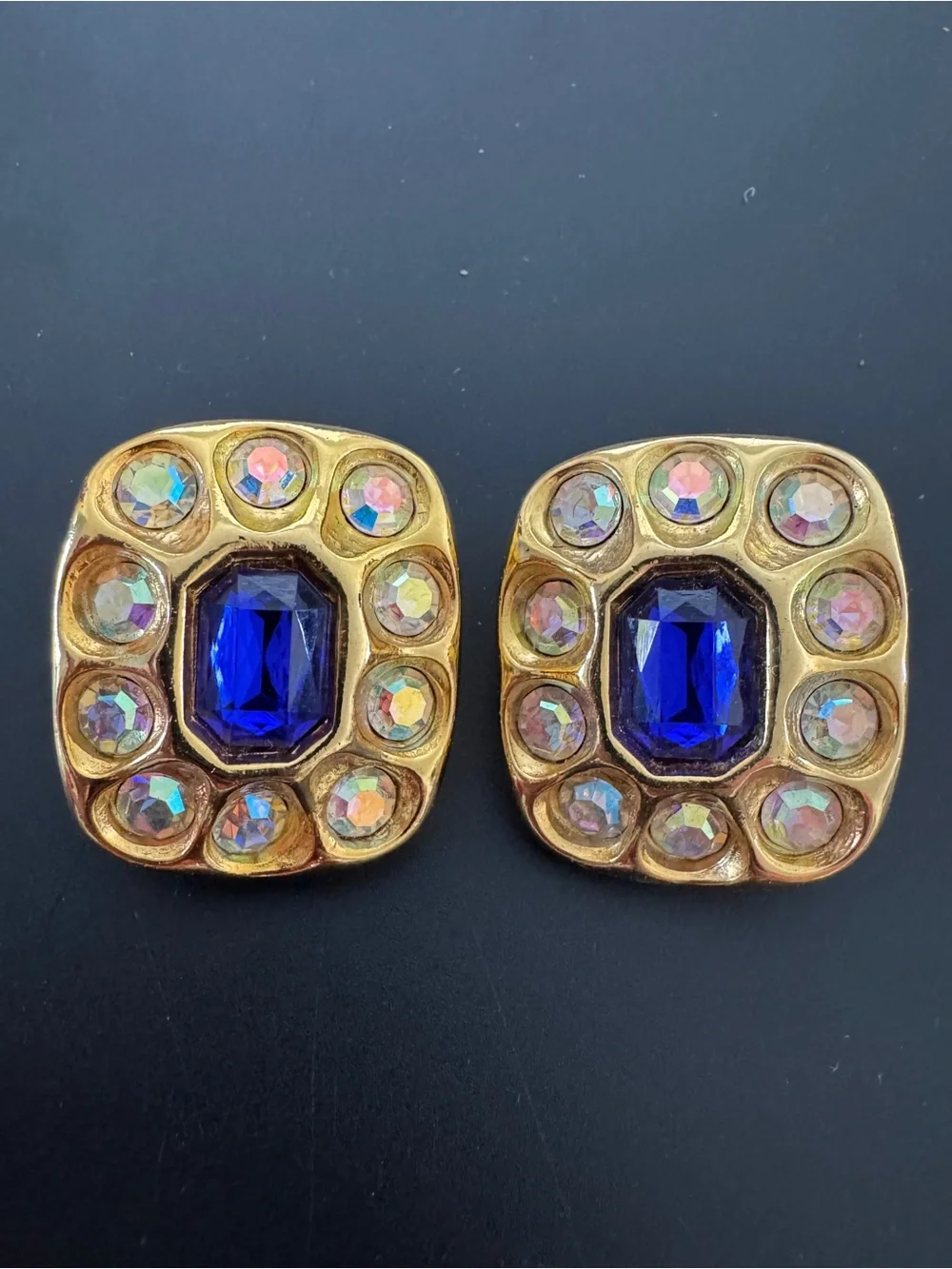 N/A elegant gold